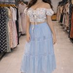 Cutloon crop top & Plain lace skirt